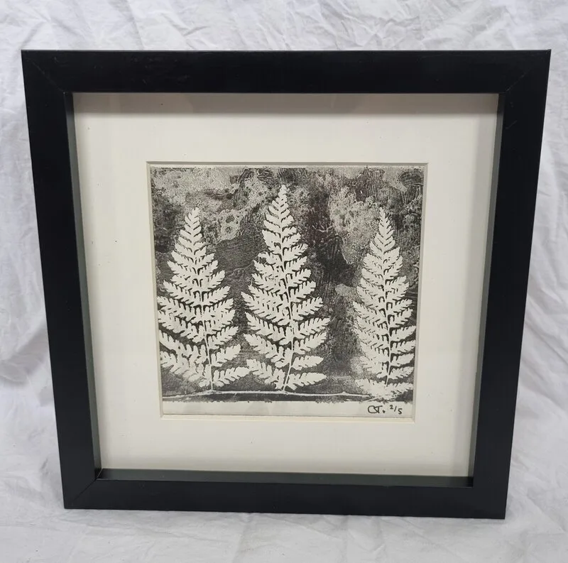 HOLMEN SKOG BLACK AND WHITE av CAMILLA THELIN