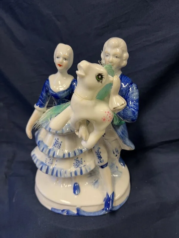 Skulptur My Rokoko Pony av Ola Art