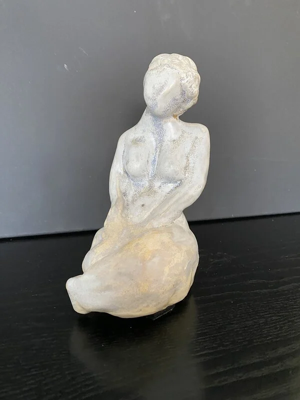 Skulptur Fridfulla Olivia av Lisbeth van Ginhoven