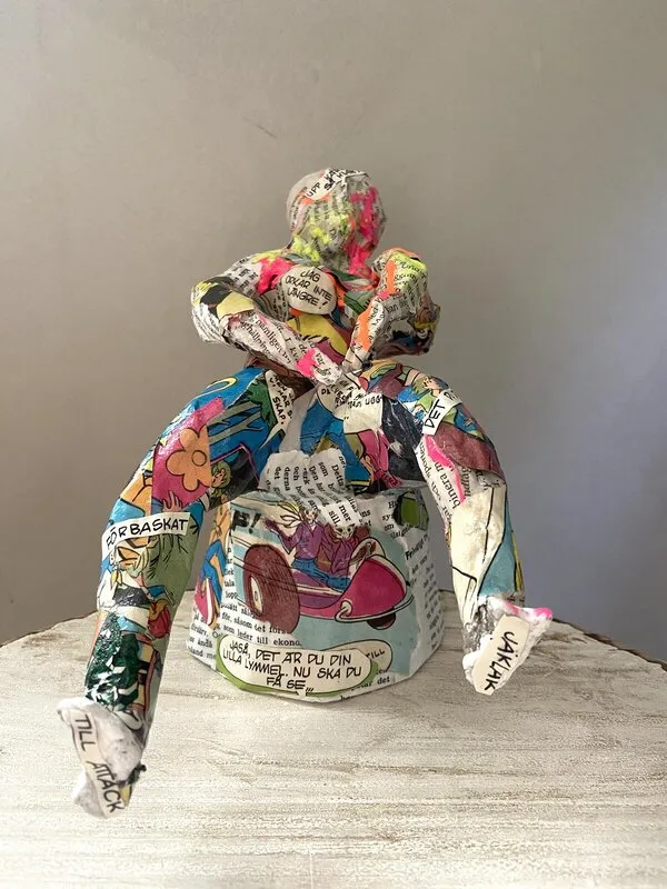 Skulptur Womanspreading av Jasmine Herhold