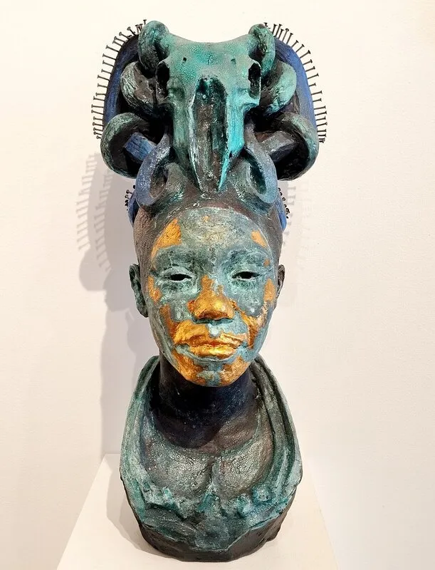 Skulptur Queen be av Sara Stenlund Skulptur