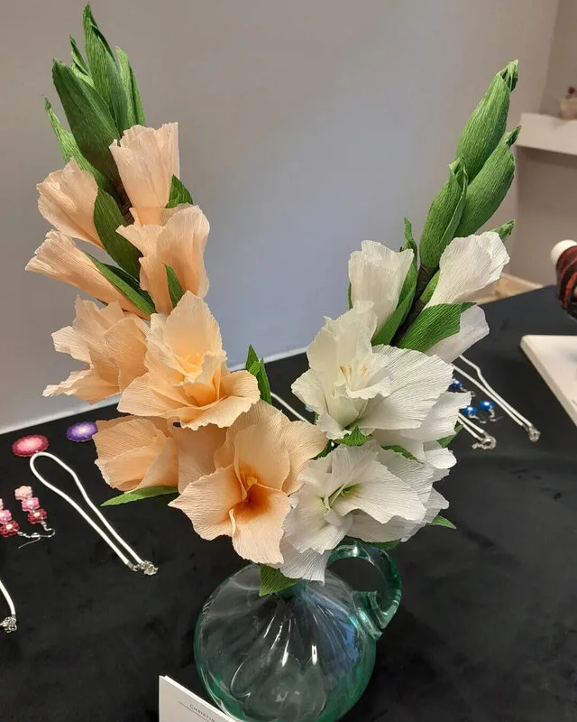 Pappersblommor av Christina Gåsberg