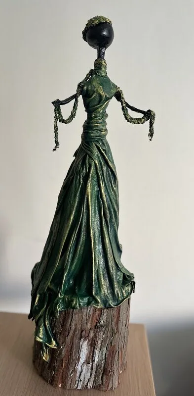 Skulptur Queen of the Forrest ll av Amie Norrman Söderman