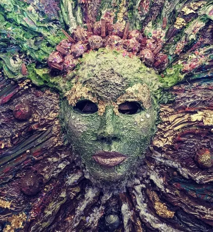 Queen of life av Emma Centervärn