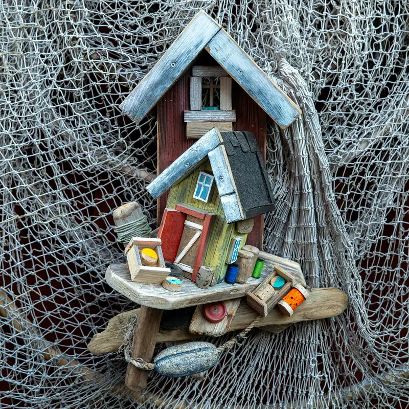 Här bor en pedant av FANTASIFULLA SJÖBODAR Nilsson