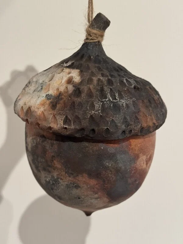 Skulptur Eldat ekollon av Mari Rasmussen
