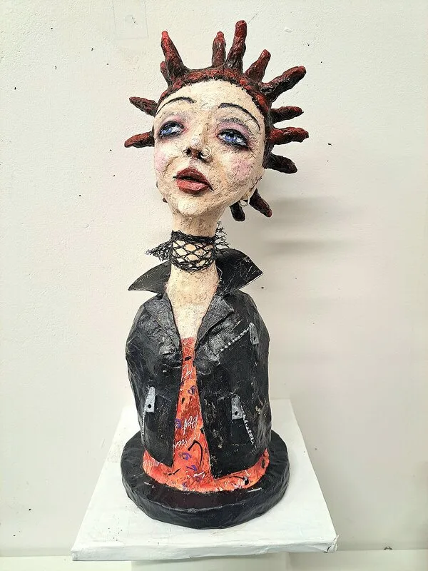Skulptur Ana R Kist av Helena Andreasson