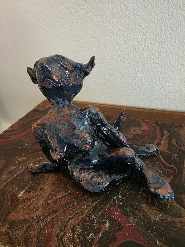 Skulptur Ladylike av Erika Eriksson