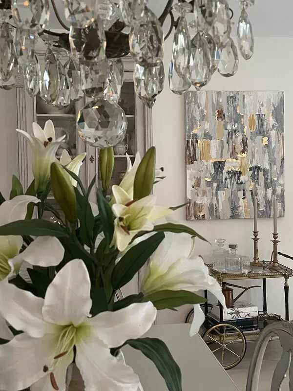 Surrounded by Eternal Gold av Eidi Krüger Lilliesköld