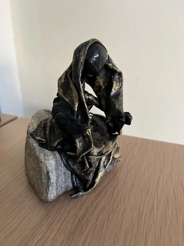 Skulptur Golden lady av Amie Norrman Söderman