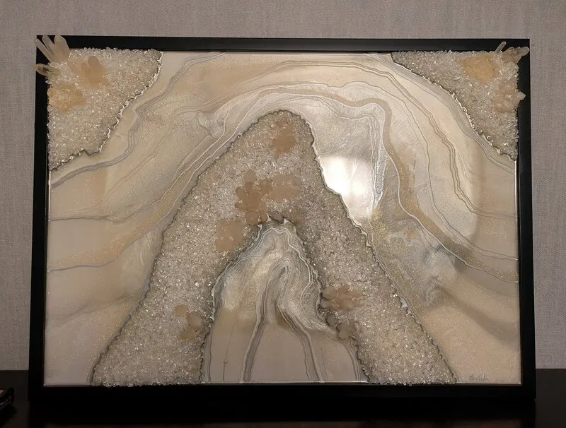 Mother of pearl av Elina Rydin