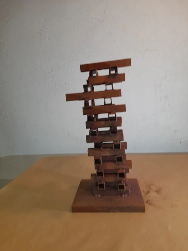 Skulptur Construction av Håkan Lissmark