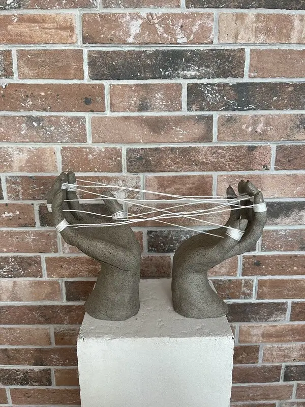 Skulptur No strings attached av Jakob Brogård