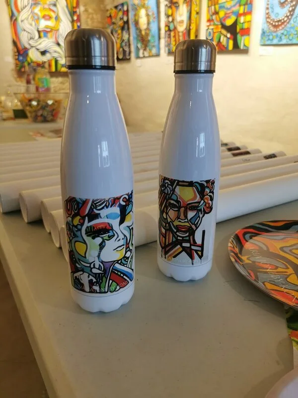 Vattenflaskor av Maria Joneby