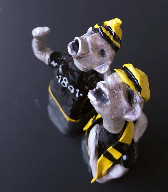 Skulptur Dags för derby igen! av Erika Eriksson