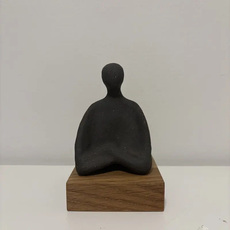 Skulptur Meditation II av Julia Linder