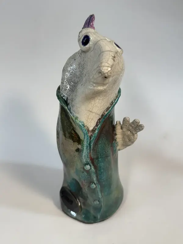 Skulptur Murmerur Hi av Carina Mäkinen