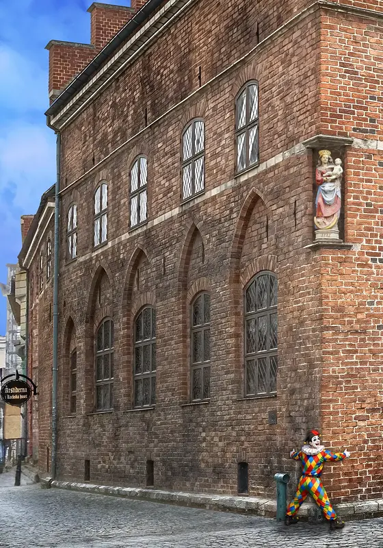 The Old Vaults Tell av Jörgen Thornberg