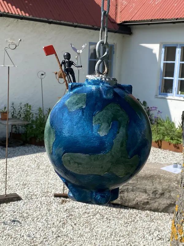 Skulptur Planeten av Stefan Skimutis