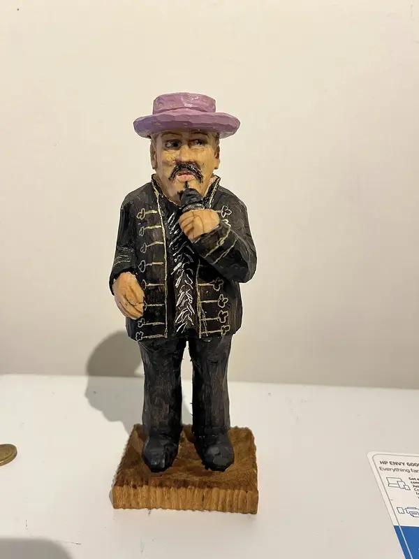 Skulptur Olle Jönsson "Lasse Stefanz" av Ulf Hillermyr