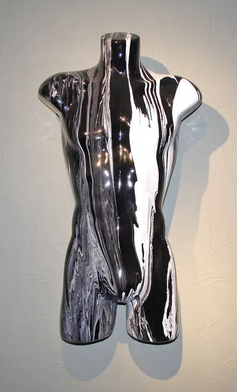 Skulptur Black or White av Richard Klarby