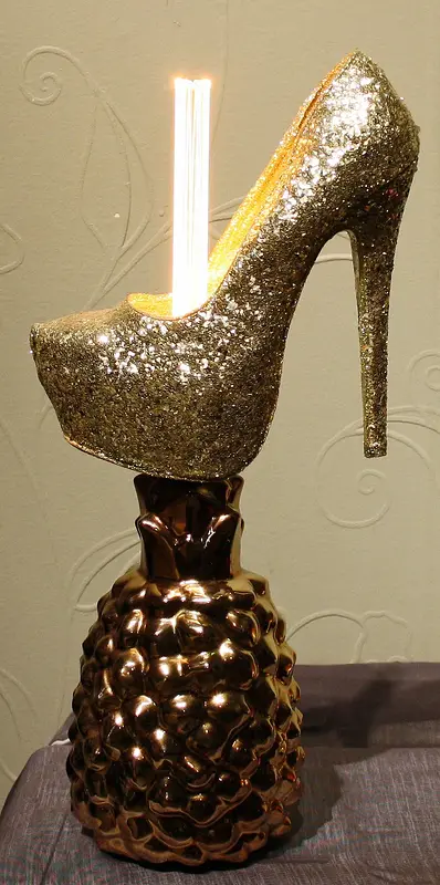 Skulptur Pinapple Shoe (Wahlgren Edition) av Richard Klarby