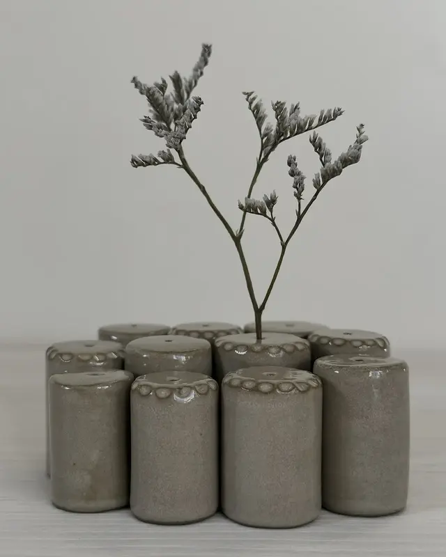 Skulptur STRAWVASE Art av Mikaela Olovsson
