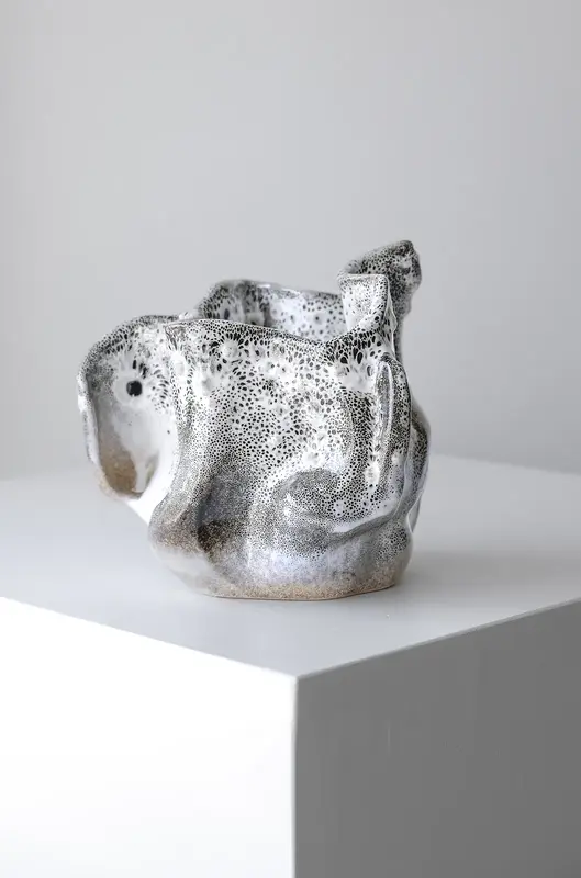 Skulptur Exile av Rushe Berisha