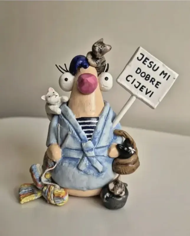 Skulptur Kyeljka av Caroline Clin