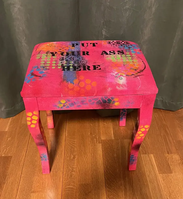 Akrylmålning Rosa, signerad konstpall av Ewa Löfling