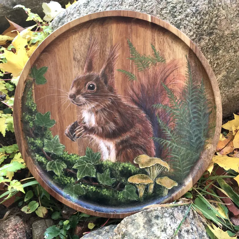 Akrylmålning Squirl on teakwood ( Sold ) av Cicilia Postma