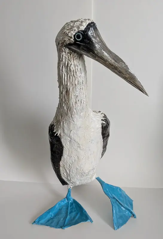 Skulptur Hilding den blåfotade sulan av Lena Åsell