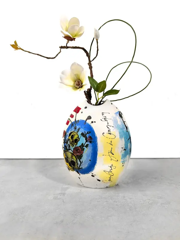 Kollage vas 11 skull av Helena Henriksdotter