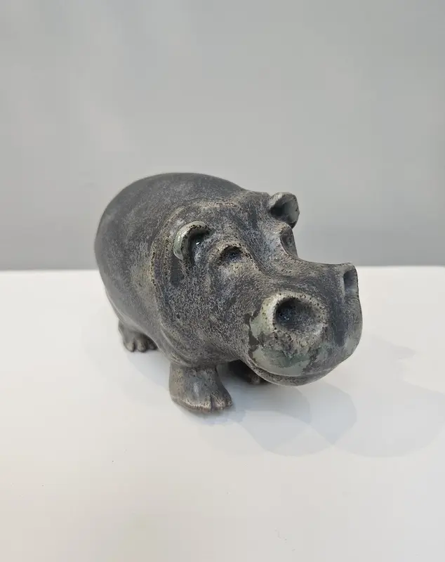 Skulptur Flodhäst nr 5 av Lergaraget Susanna Sjödin