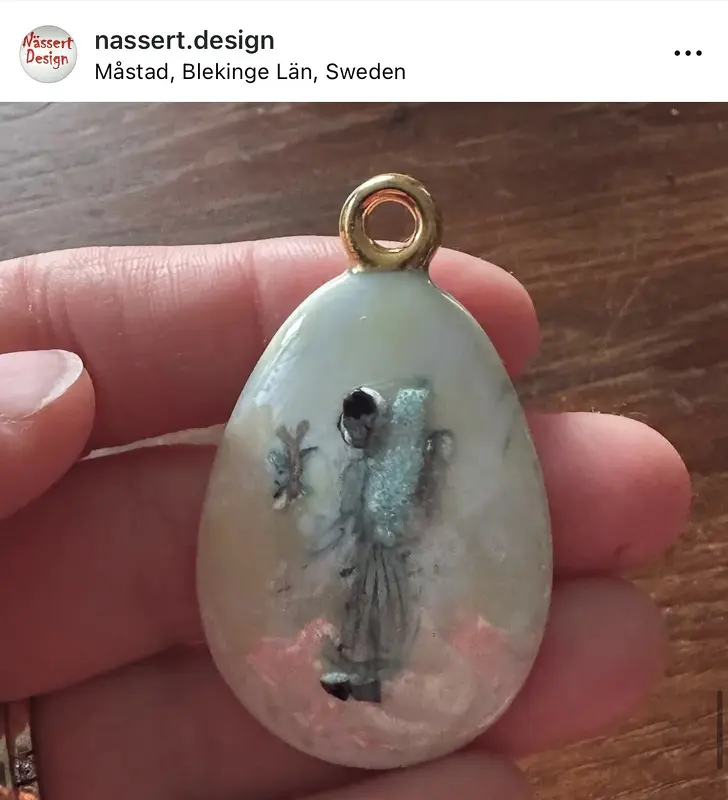 Mamma med trätofflorna av Yvonne Nässert