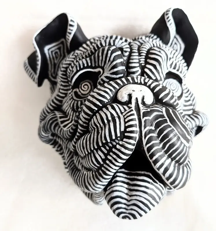 Skulptur Hypno bulldog av Sara Stenlund Skulptur