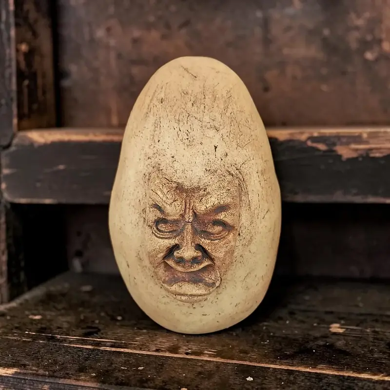 Skulptur Rötägg 3 av Åsa Hansson