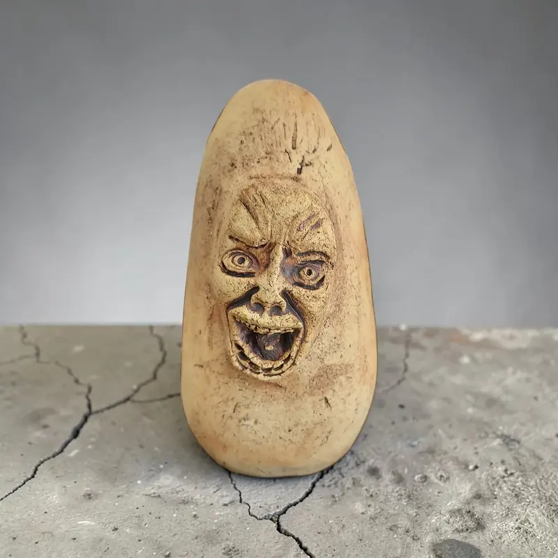Skulptur Rötägg 5 av Åsa Hansson