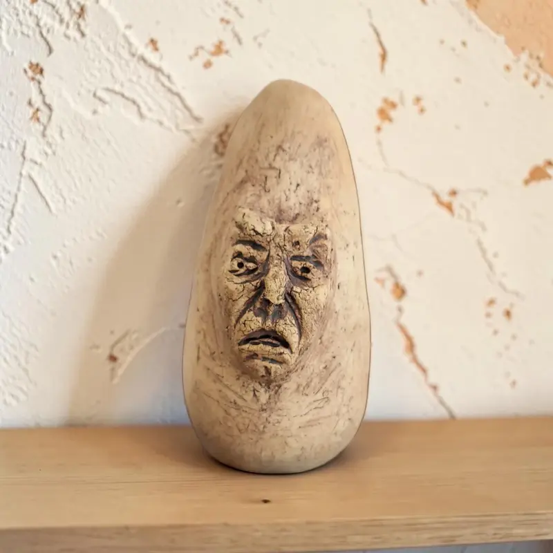 Skulptur Rötägg 6 av Åsa Hansson