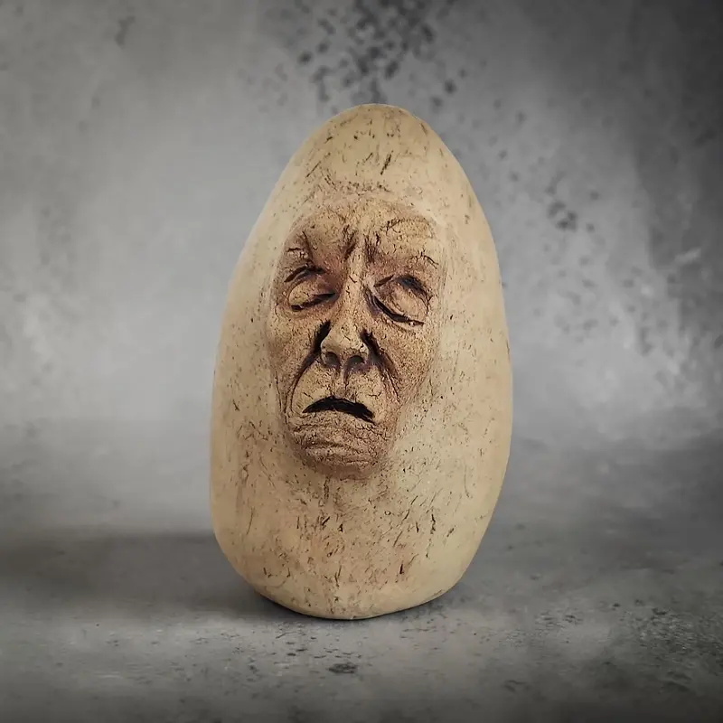Skulptur Rötägg 10 av Åsa Hansson