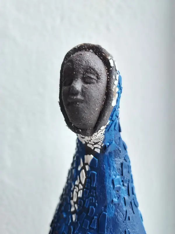 Skulptur Blue nun av Åsa Hansson