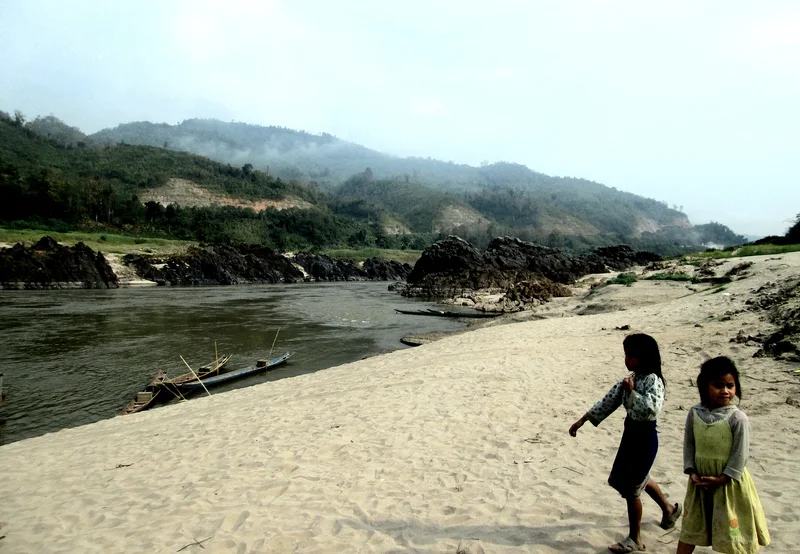 Sandbanks- Laos Mekong river av Johanna Hertzberg
