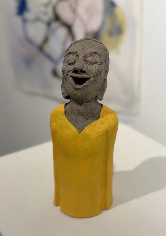 Skulptur Toner av kristall - kvinna i gult av Helene Engström Akvareller