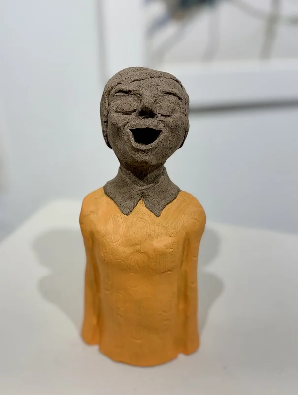 Skulptur Toner av kristall - kvinna i orange av Helene Engström Akvareller