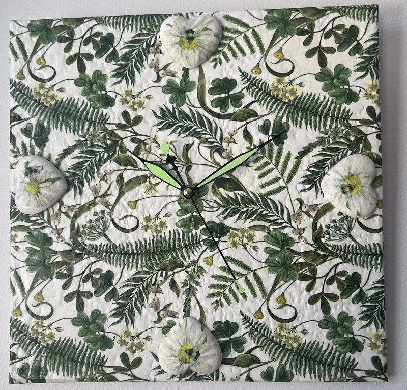 Botanical Clover av Nadia Jahangiri