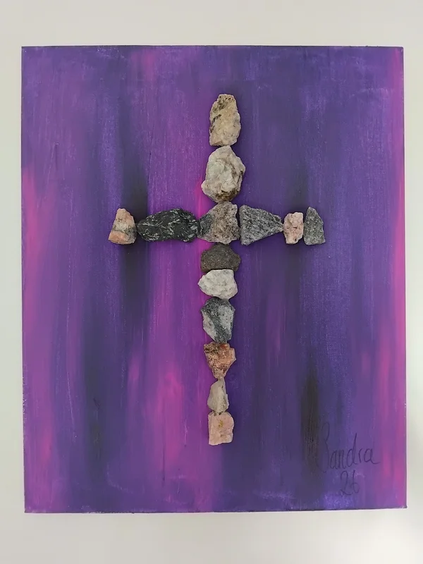 Akrylmålning Purple cross av Sandra Petersson