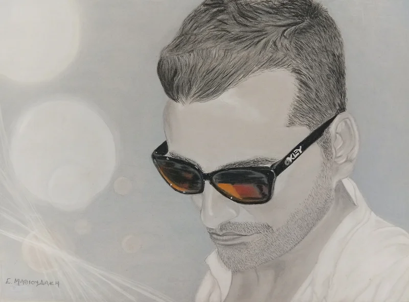 "Beyond The Sunglasses" av Eirini Mathioudaki