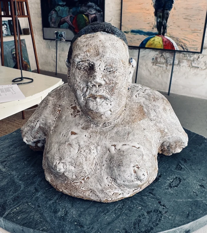 Skulptur Kvinnan på bussen av Per Kornhall