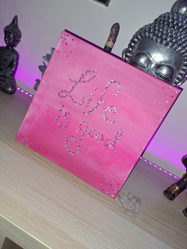 Life is good av Emelie Jensen