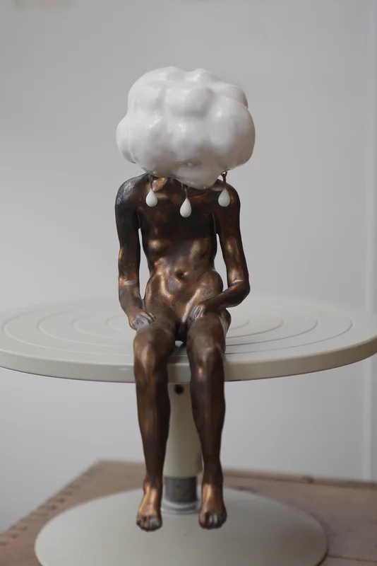 Skulptur Under the weather av Jacqueline Hellmann